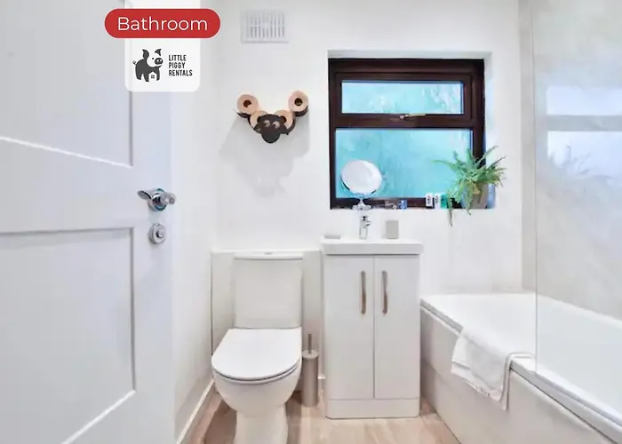 3 Bedroom With 5 Beds, Free Parking And Wifi For Contractors And Families