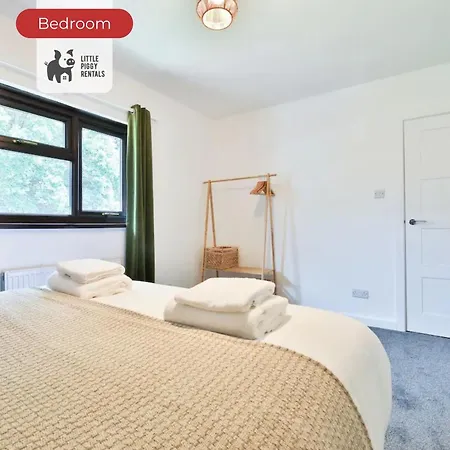 3 Bedroom By Littlepiggyrentals Short Lets & Serviced With Wifi & Free Parking Дом отдыха Бристоль