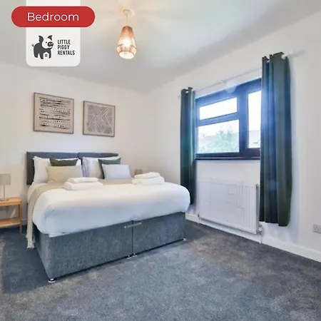 3 Bedroom By Littlepiggyrentals Short Lets & Serviced With Wifi & Free Parking