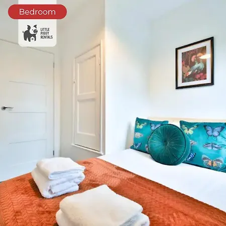 3 Bedroom By Littlepiggyrentals Short Lets & Serviced With Wifi & Free Parking Сasa de vacaciones *