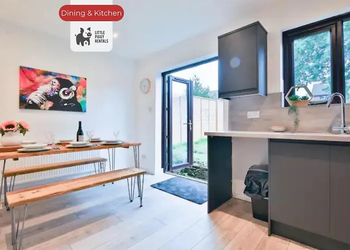 3 Bedroom With 5 Beds, Free Parking And Wifi For Contractors And Families * 브리스틀