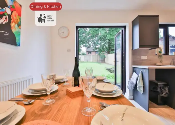 Holiday home 3 Bedroom With 5 Beds, Free Parking And Wifi For Contractors And Families