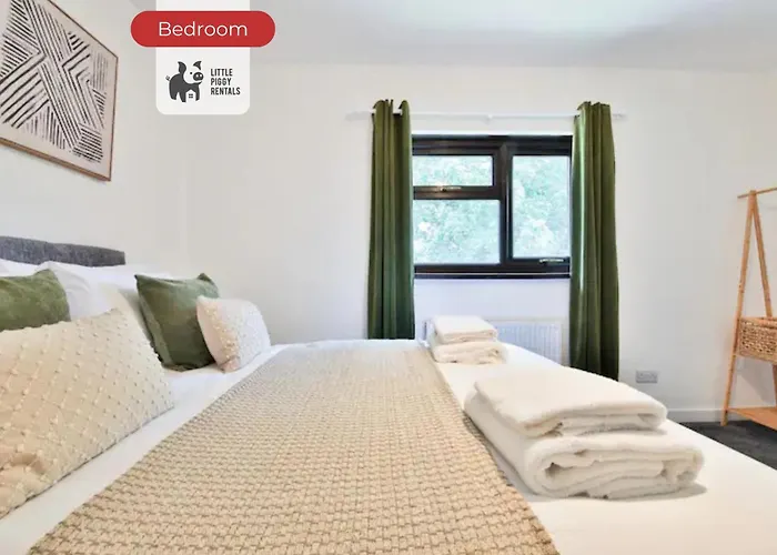 3 Bedroom With 5 Beds, Free Parking And Wifi For Contractors And Families *