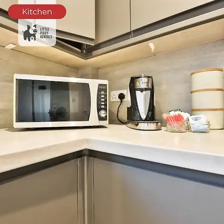 3 Bedroom By Littlepiggyrentals Short Lets & Serviced With Wifi & Free Parking * Bristol